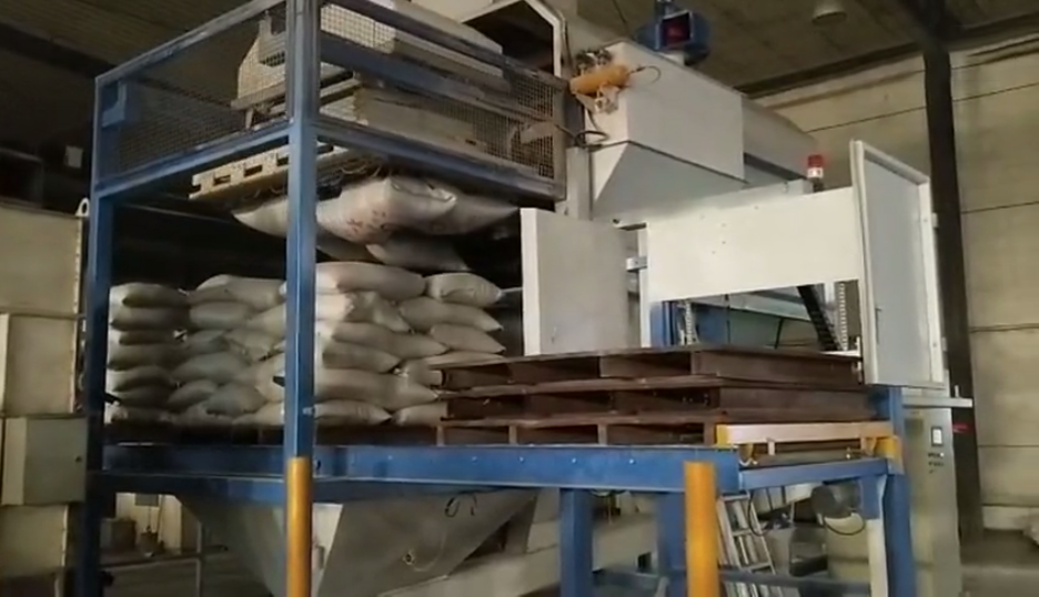 科磊自動(dòng)拆垛機(jī) 第1張 科磊自動(dòng)拆垛機(jī) 第1張
